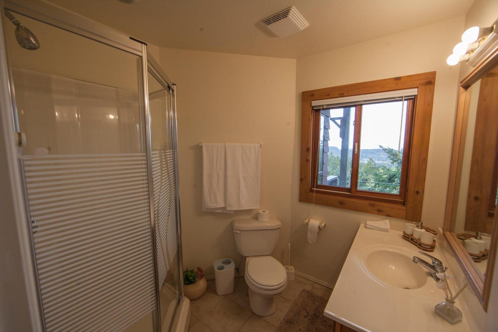 Shangri-La Oceanfront Vacation Home Bedwell Harbour Habitación foto